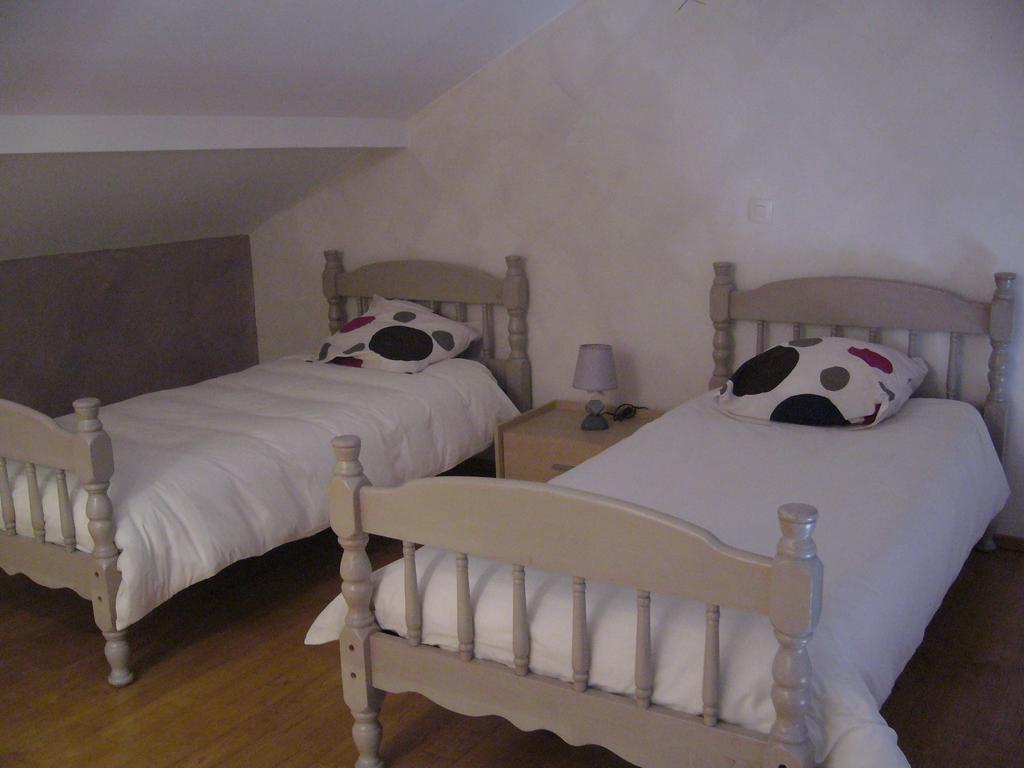 Bed and Breakfast Le Jardin Ombrage Saint-Paul-d'Izeaux Экстерьер фото